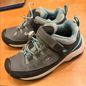 KEEN Toddler Size 11 Waterproof Hiking Low Targhee Shoe in Gray and Teal